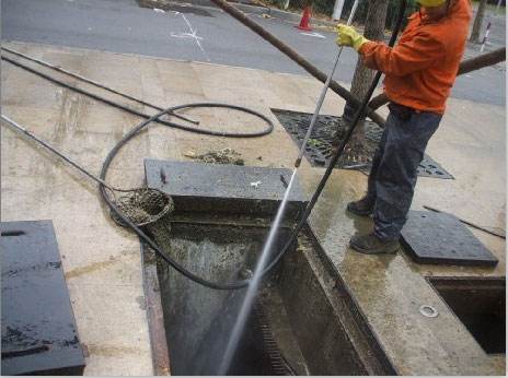 岑巩池底污泥如何清理