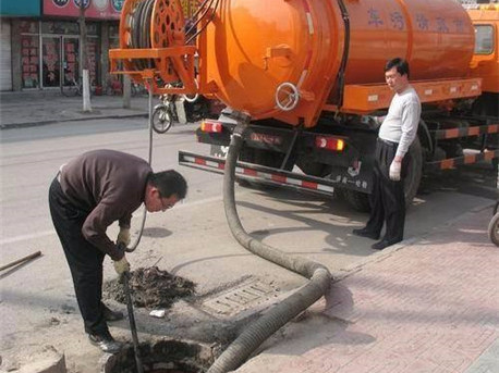 岑巩清掏化粪池，健康生活从这里开始